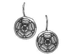 Серебряные серьги круглой формы с изображением цветка